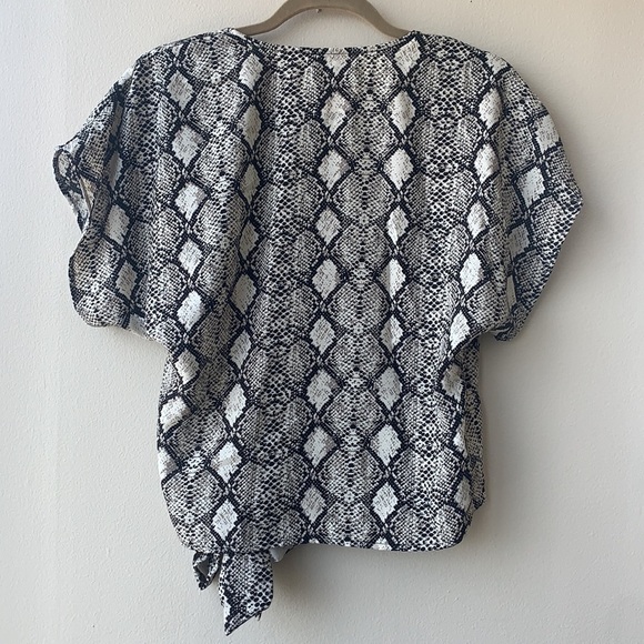 Veronica M snakeskin print wrap shirt - Picture 4 of 5